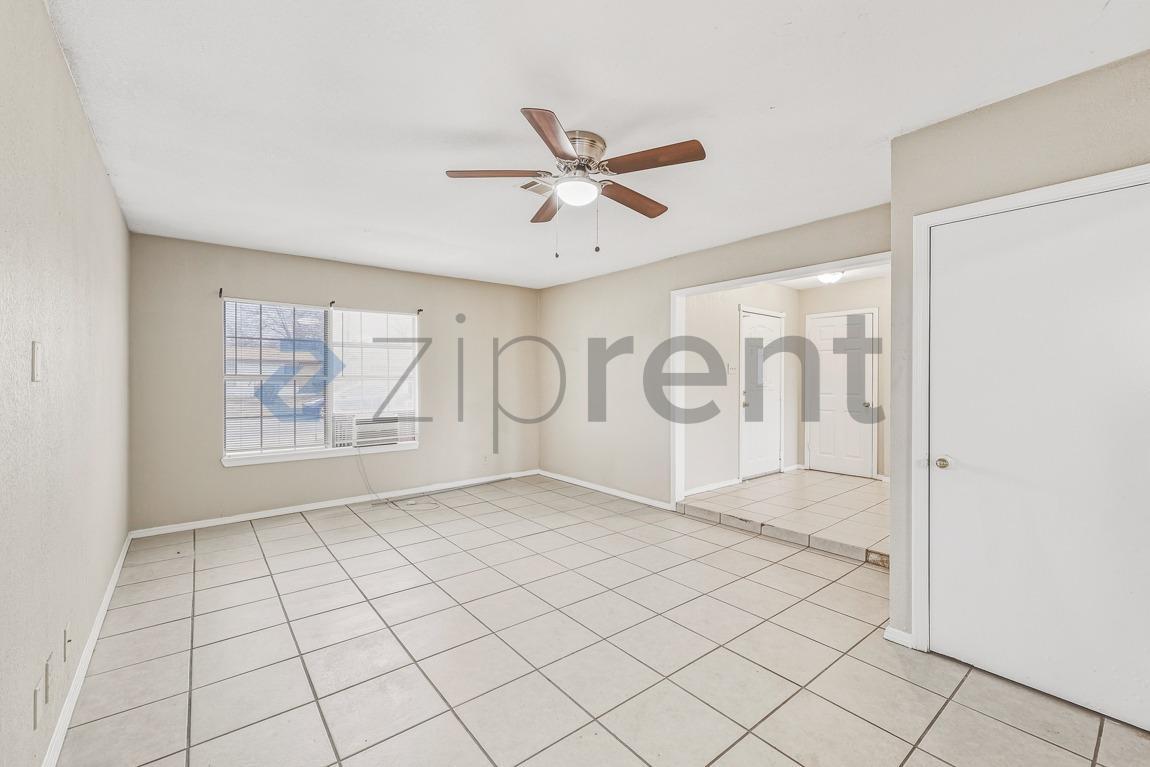 Building Photo - 6916 Shady Grove Dr