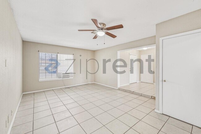 Building Photo - 6916 Shady Grove Dr