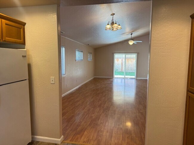 Building Photo - SINGLE LEVEL HOME IN CP/ ON QUIET CULDESAC