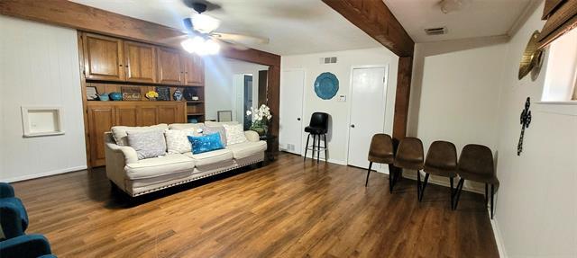 Building Photo - 204 Overhill Dr