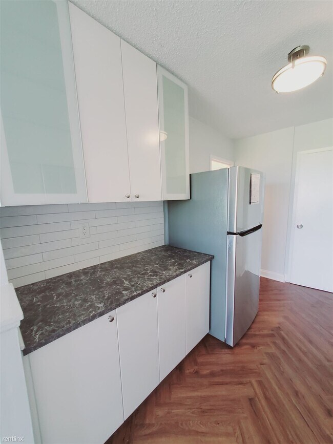 Building Photo - 1 br, 1 bath Condo - Hayes House