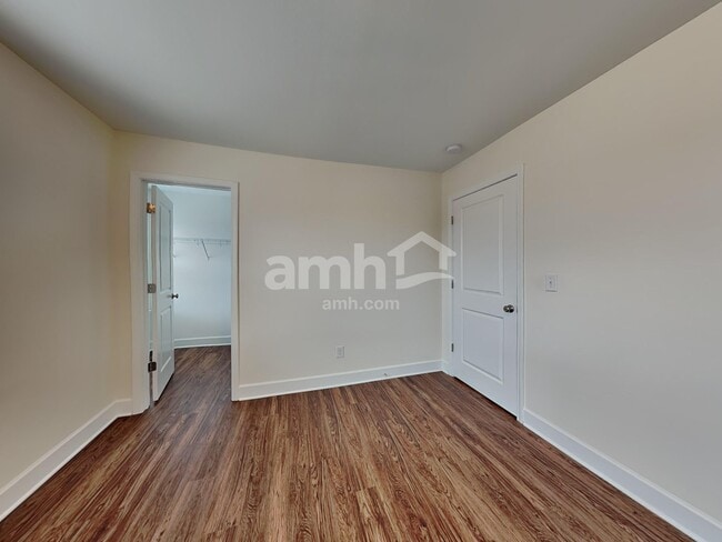 Building Photo - 5448 Lake Water Ct