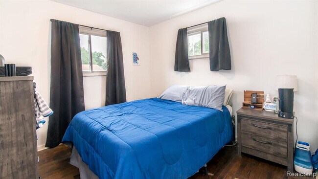 Building Photo - 1203 Commonwealth Ave