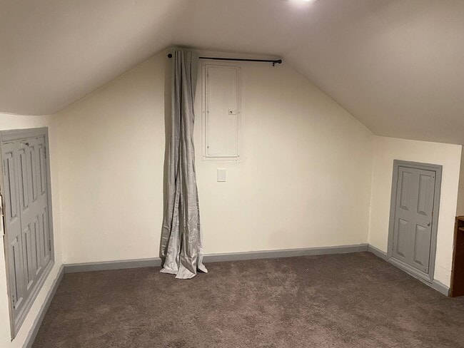 Building Photo - 1098