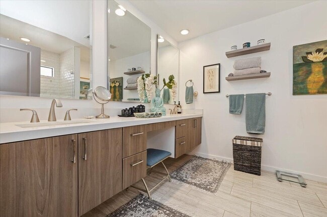 Building Photo - 52273 Avenida Madero