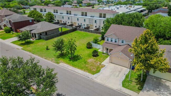 Building Photo - 1505 Candy Ln