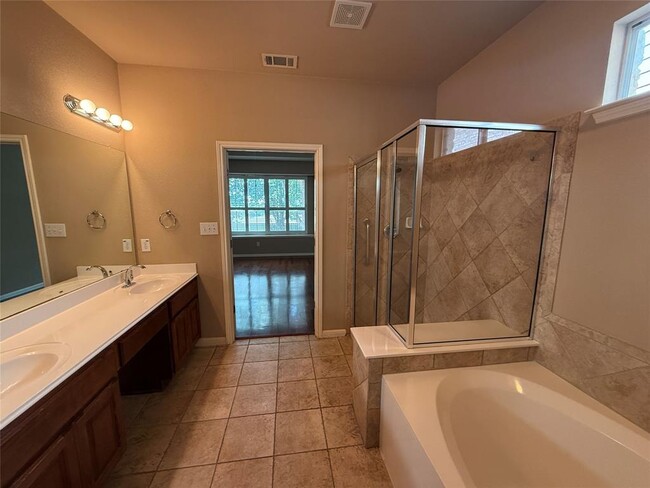 Building Photo - 9301 Castle Pines Dr