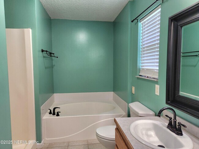 Building Photo - 37127 Lorena Dr