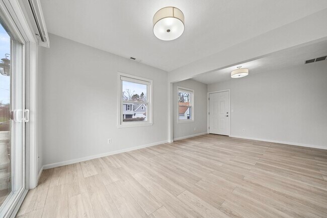 Building Photo - 1 Salem St