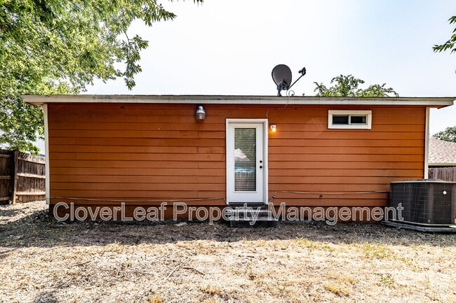 Building Photo - 3613 Candle Ridge Dr
