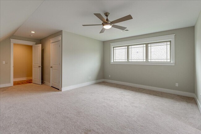 Building Photo - Beautiful, 5 bedroom Ooltewah Home!