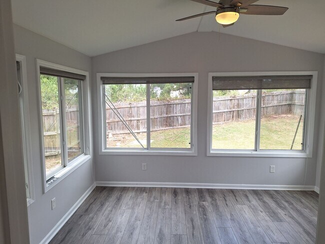 Building Photo - Wonderful Four Bedroom Home Located in Nor...