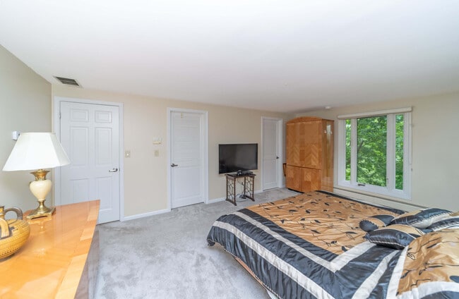 Building Photo - 34150 Hunters Row