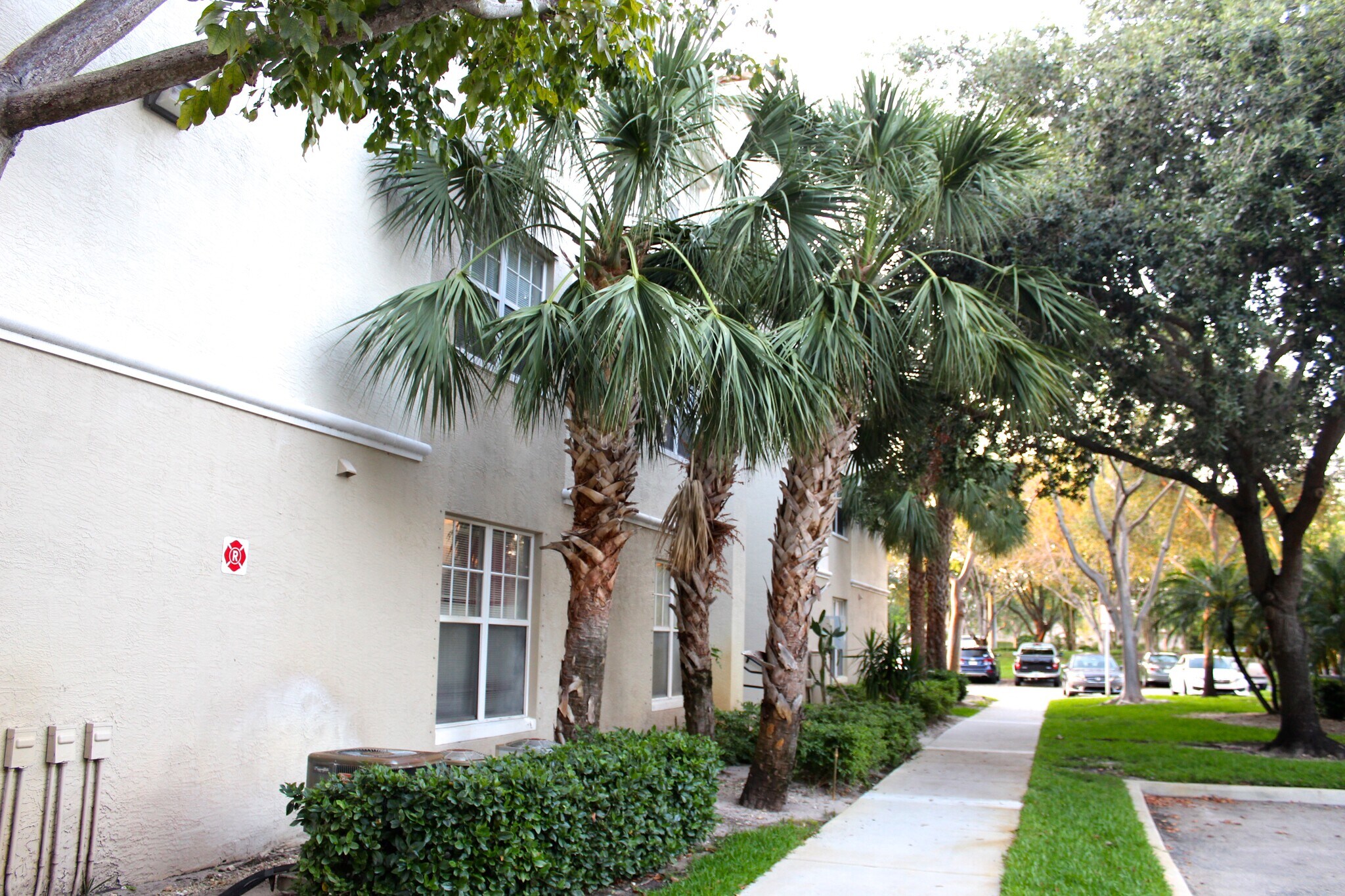 Building Photo - 5900 W Sample Rd