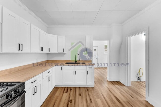 Building Photo - 1011 Jennette Ave NW