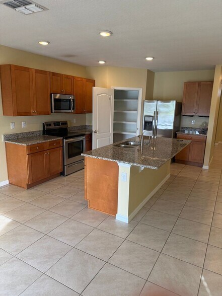 Building Photo - 4207 Looking Glass Pl