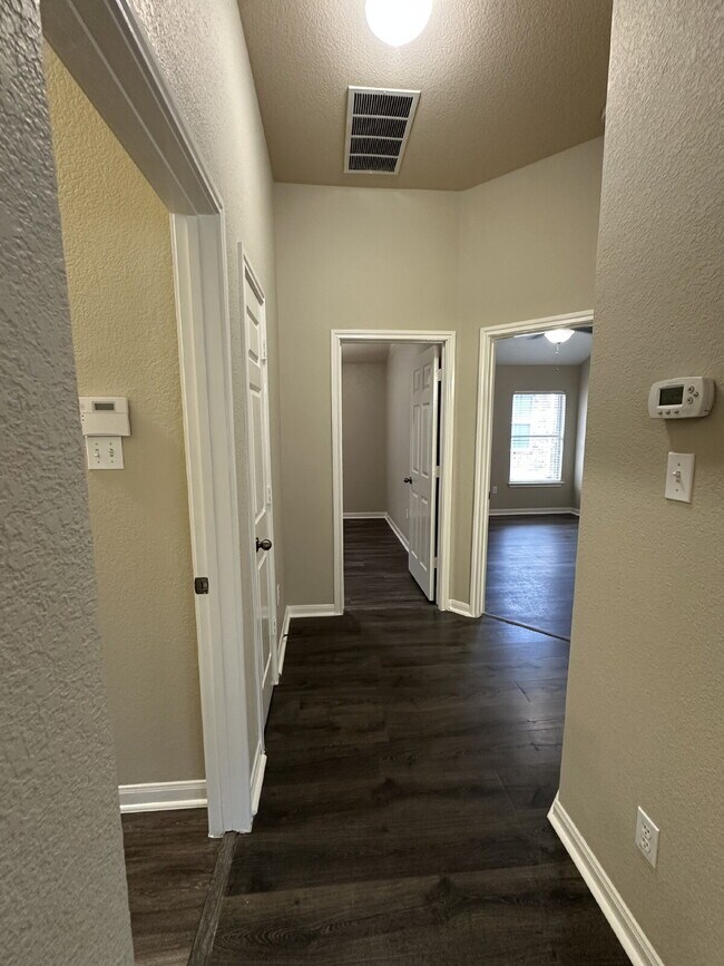 Building Photo - Coming Soon! 3BD 2BA Home for Rent: Kyle T...