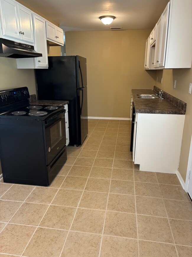 Building Photo - 5920 Windy Hill Cir S