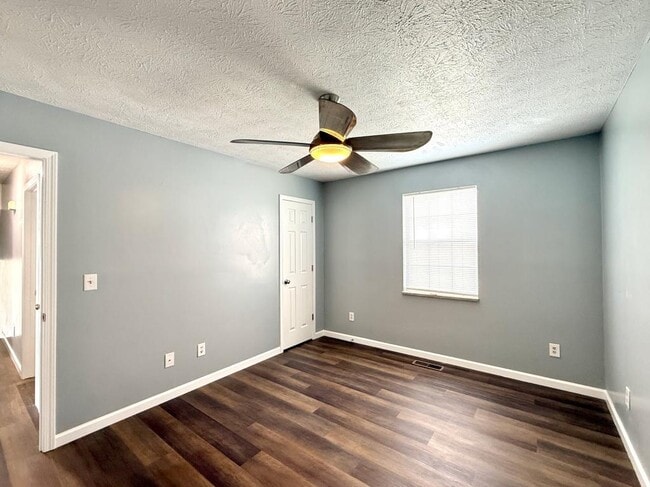 Building Photo - 275 Stone Dam Rd