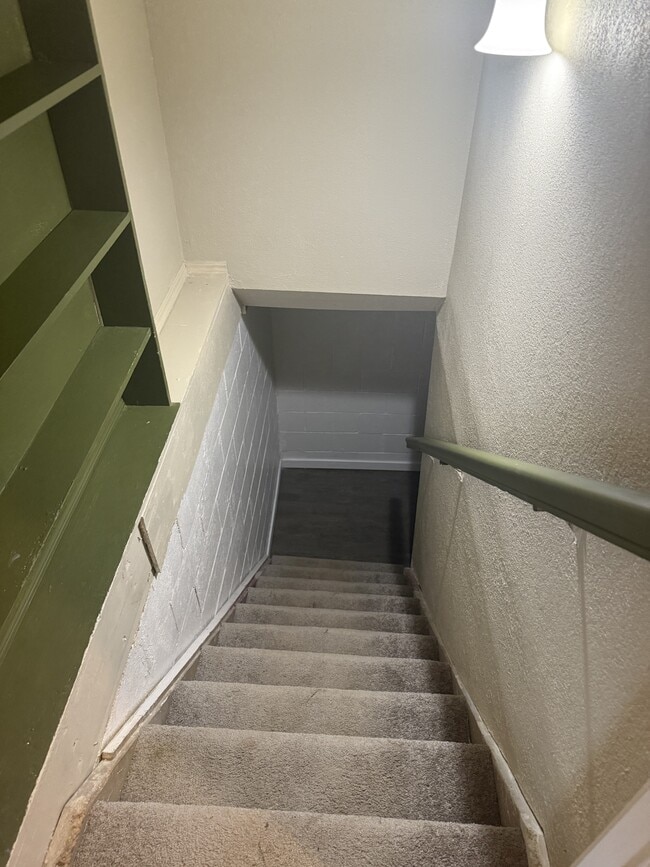 Building Photo - 2404 N Gray St