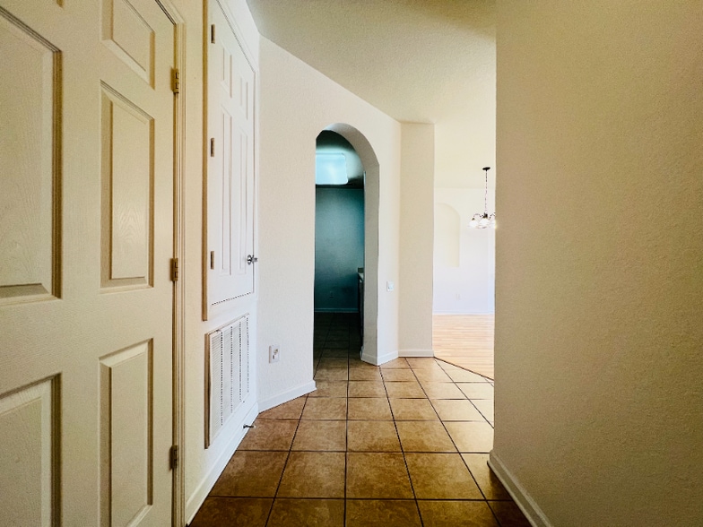 Building Photo - 3326 Robert Trent Jones Dr