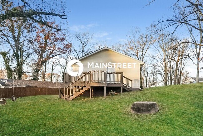 Building Photo - 3 Bedroom Pet-Friendly Home in OAK RIDGE, TN with Main Street Renewal