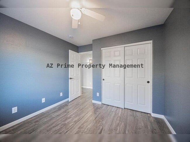 Building Photo - 1633 E Beautiful Ln