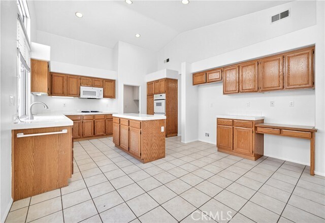 Building Photo - 1699 Ramona Dr
