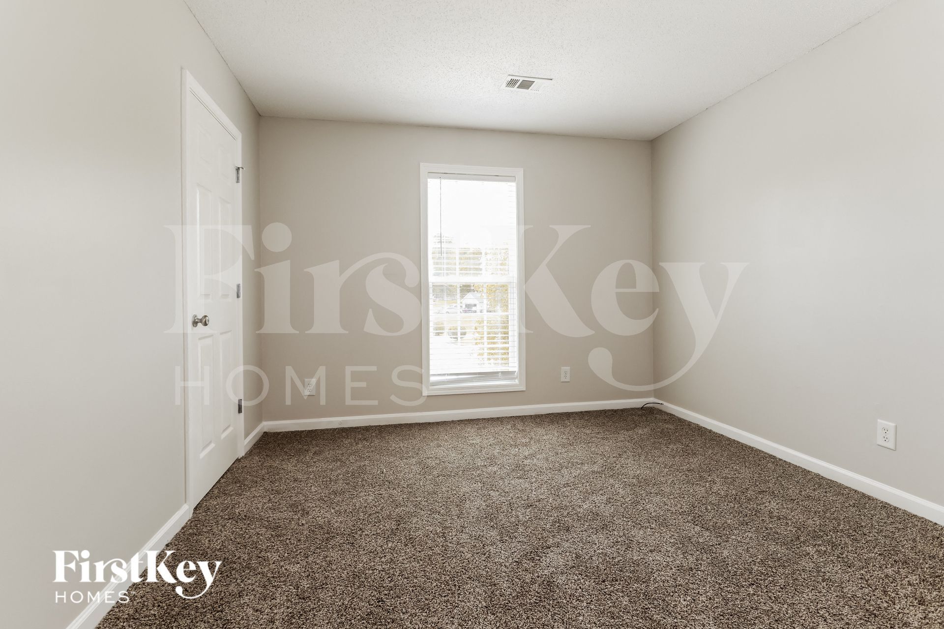 Building Photo - 305 Carly Ct