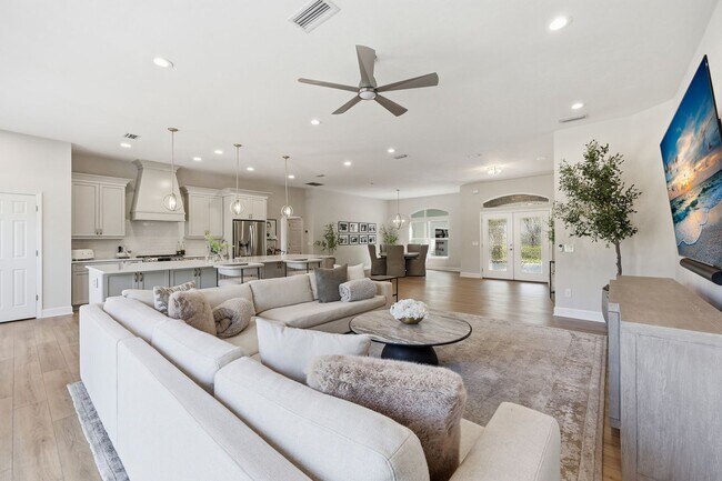 Building Photo - Luxury Golf Course Living in Haile Plantation | Fully Renovated 4BR Home in Gainesville
