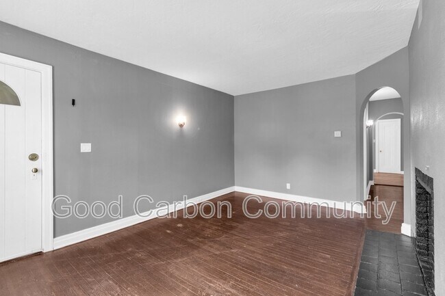 Building Photo - 326 Elmwood Ave