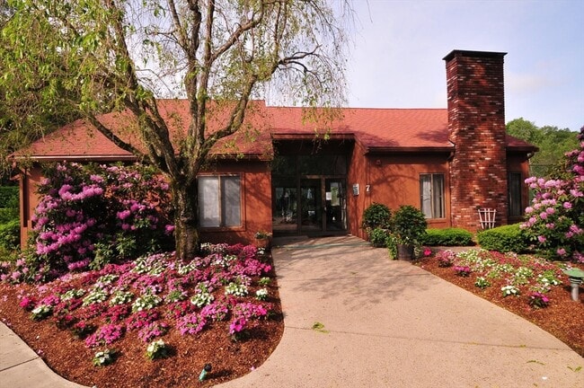 Building Photo - 3 Post Oak Ln