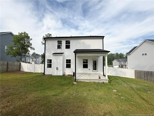 Building Photo - 162 Old Montague Way