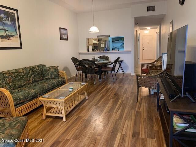 Building Photo - 748 S Orlando Ave