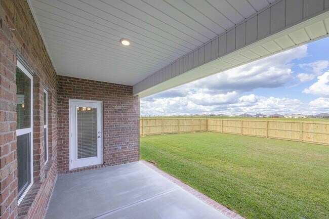 Building Photo - 12753 Shoshoney Cir