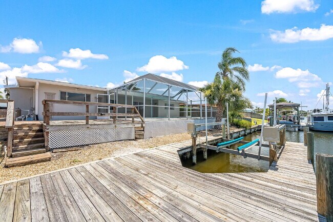 Building Photo - Direct Canal Front Home