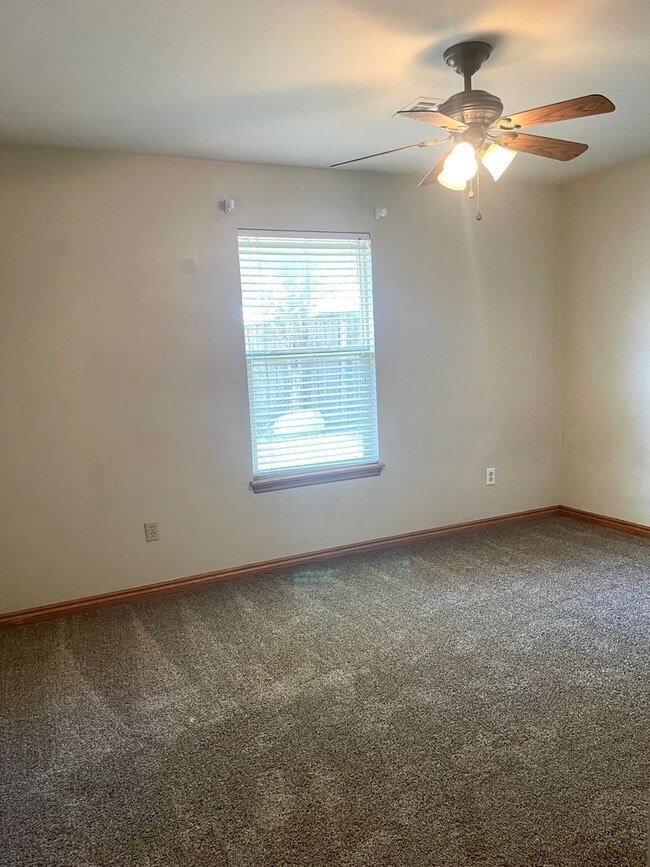 Building Photo - Beautiful 4-Bedroom Home