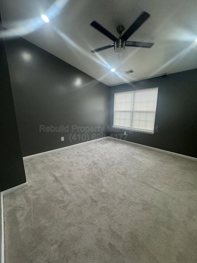 Building Photo - 54 Royalty Cir