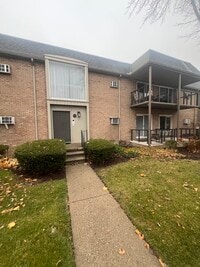 Building Photo - 1709 E 14 Mile Rd