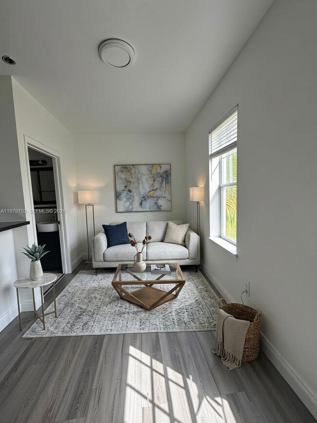 Building Photo - 1244 Pennsylvania Ave