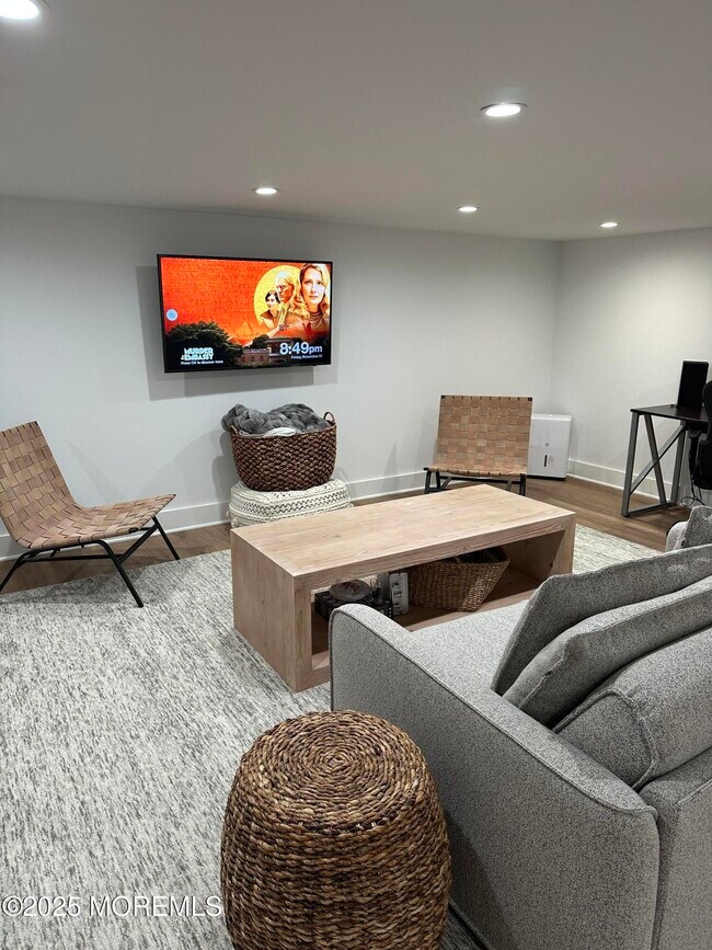 Building Photo - 411 Sylvania Ave