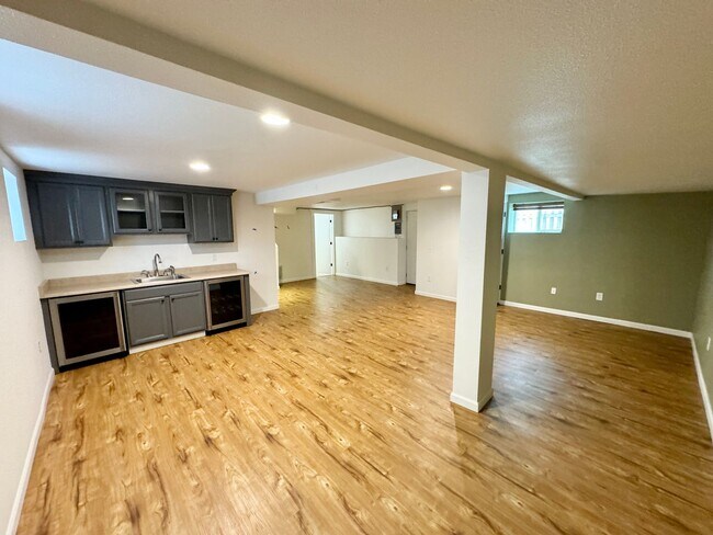 Building Photo - Cozy Ballard Retreat: 2-Bed, 2-Bath Home with Office & Wet Bar