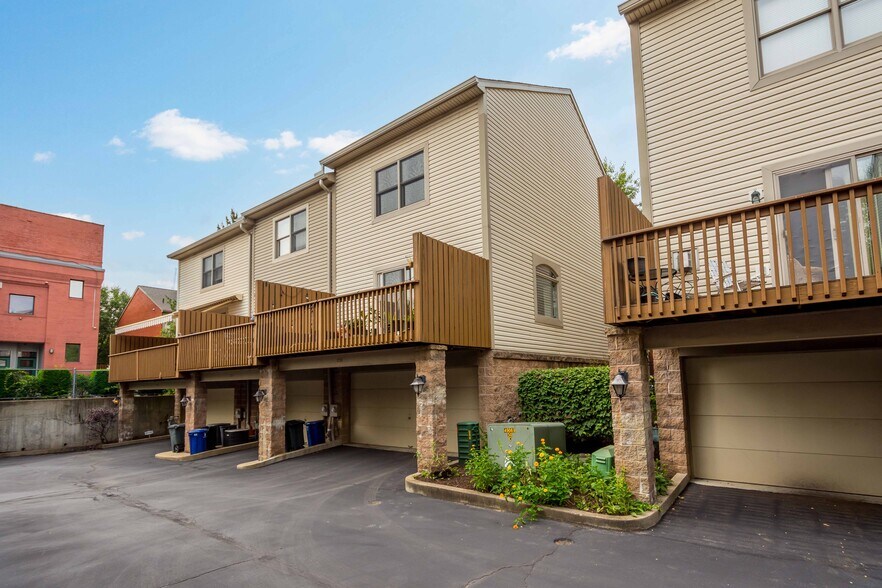 Building Photo - 1720 Merriman Ct