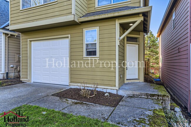 Building Photo - Charming 3-Bedroom Home Near Clackamas Tow...