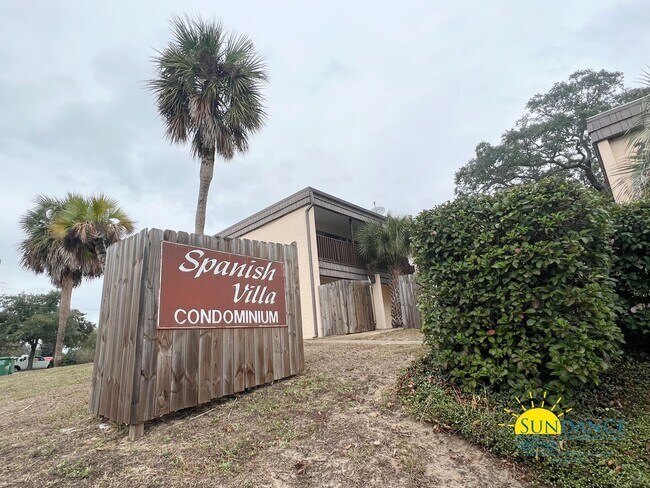 Building Photo - Stunning Spanish Villas Condo in Fort Walton Beach!