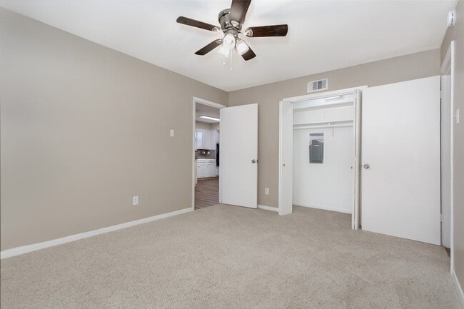 Building Photo - 7440 Walling Ln