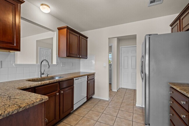 Building Photo - 3 Bed, 2 Bath Home Near Osage Park & Walma...