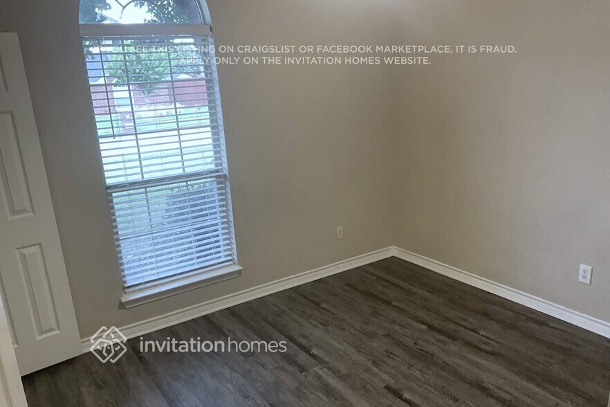 Building Photo - 2105 Nugent Dr