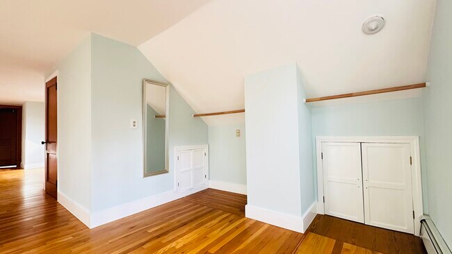 Building Photo - 62 Edgecliff Rd