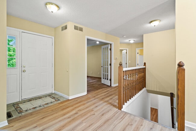 Building Photo - 2601 Hillshire Dr